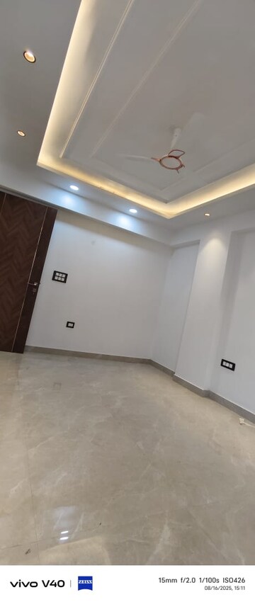 Room in 3 BHK Apartment at Sector 19 Dwarka – for Rent