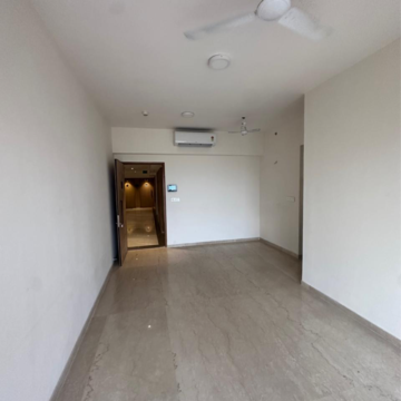 Room in 3 BHK Apartment at Lodha Gardenia, Wadala Truck Terminal – for Rent
