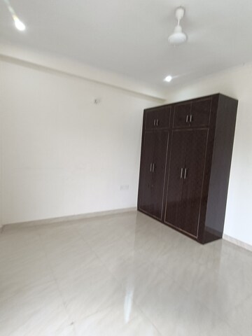 Room in 3 BHK Builder Floor at Ansal API Esencia, Sector 67 – for Rent