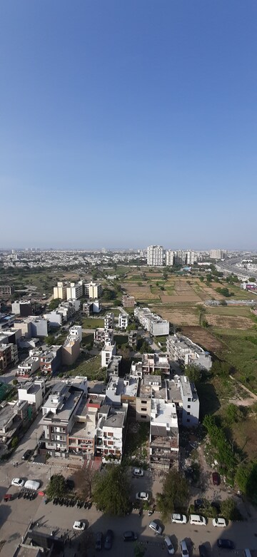 Master Plan in 2 BHK Apartment at Land Craft Golf Links Apartment Phase 2, Pandav Nagar – for Sale