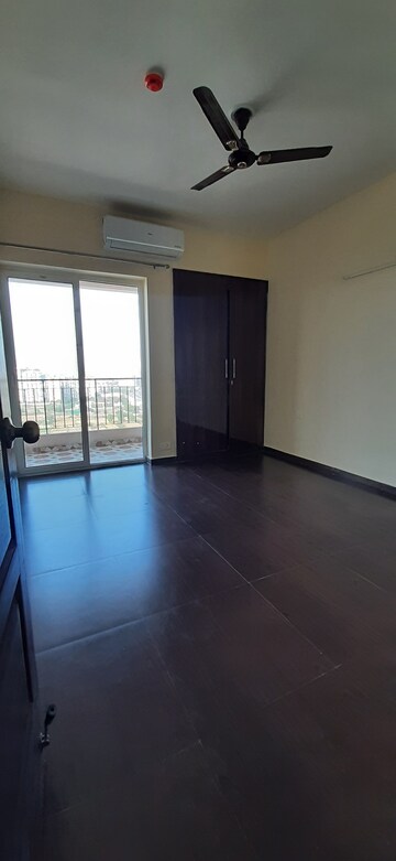 Furnished Amenities in 2 BHK Apartment at Land Craft Golf Links Apartment Phase 2, Pandav Nagar – for Sale