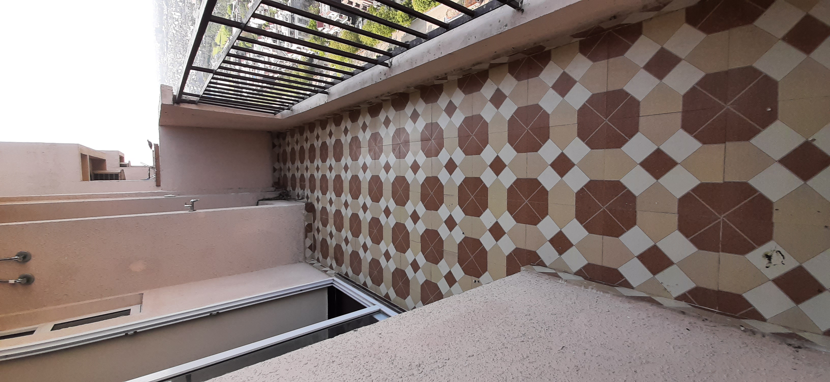 2 BHK 11385 Sq.Ft. Apartment in Land Craft Golf Links Apartment Phase 2