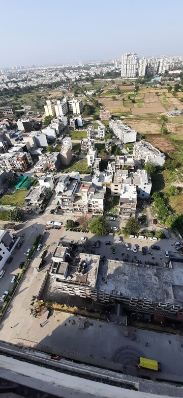 Master Plan in 2 BHK Apartment at Land Craft Golf Links Apartment Phase 2, Pandav Nagar – for Sale