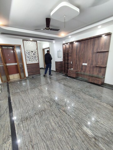 Room in 3 BHK Builder Floor at Btm Layout Stage 2 – for Rent