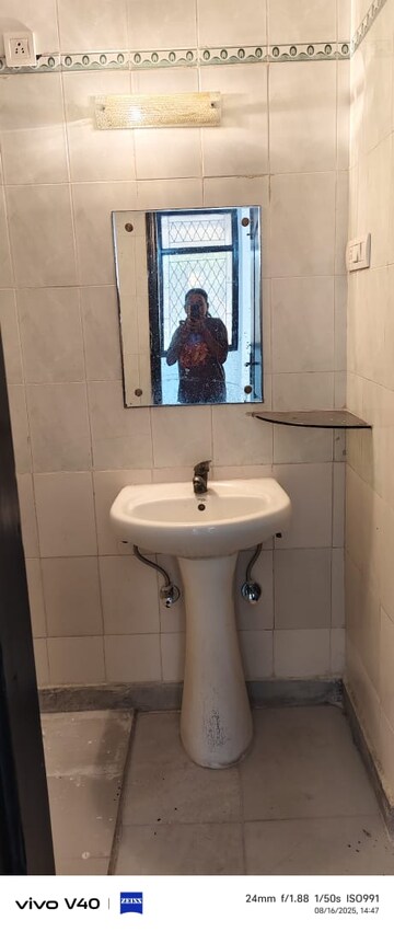 Bathroom in 3 BHK Apartment at Sector 19 Dwarka – for Rent
