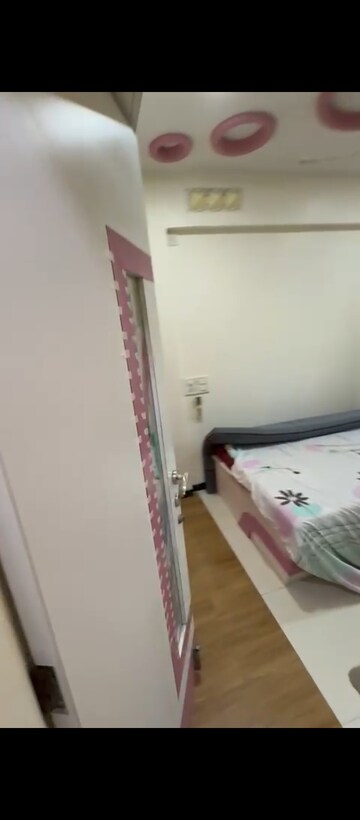 Furnished Amenities in 1.5 BHK Apartment at Lokhandwala Galaxy, Byculla – for Rent