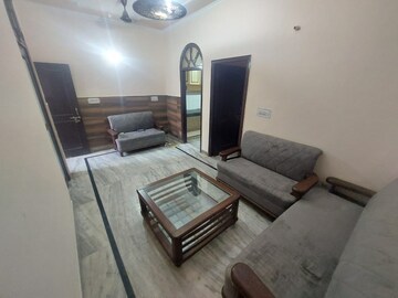 Living Room in 4 BHK Builder Floor at Sector 37 – for Rent