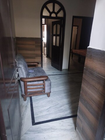 Living Room in 4 BHK Builder Floor at Sector 37 – for Rent