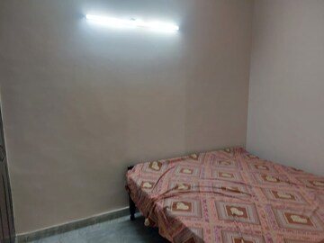 Bedroom in 4 BHK Builder Floor at Sector 37 – for Rent