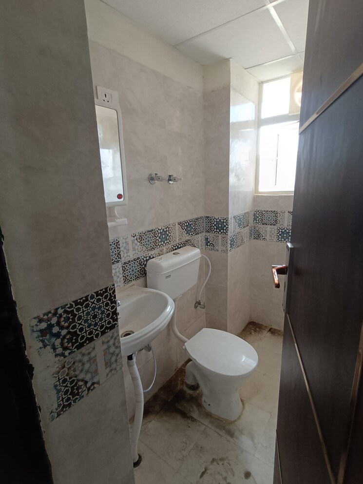 Bathroom, signature-global-prime 3 Bedroom 1232 Sq.Ft. Apartment In Sector 63a Gurgaon 9079306