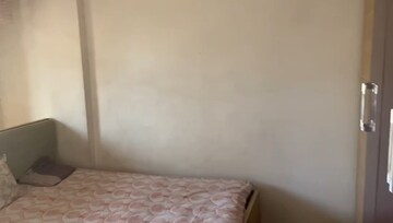 Room in 2 BHK Apartment at Megdoot CHS, Vile Parle East – for Rent
