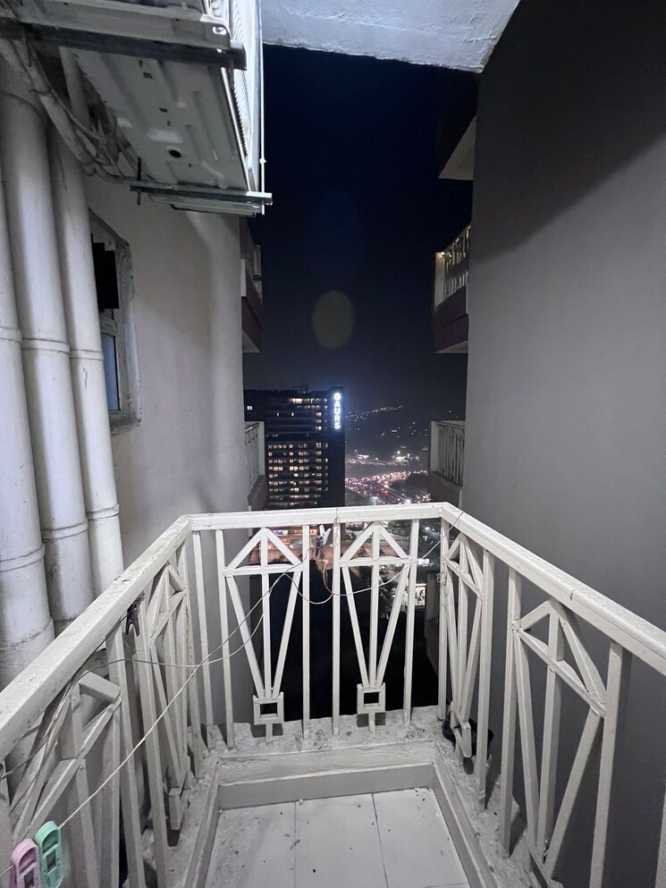 Balcony, upavp-ganga-yamuna-and-hindon-enclave 1 Bedroom 650 Sq.Ft. Apartment In Pratap Vihar Ghaziabad 9079311