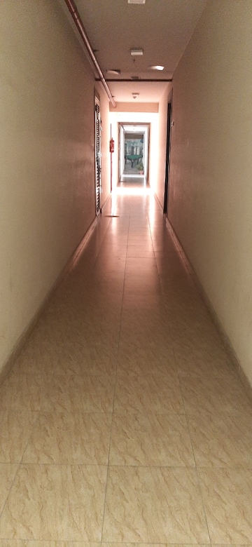 Room in 3 BHK Apartment at Land Craft Golf Links Apartment Phase 2, Pandav Nagar – for Rent