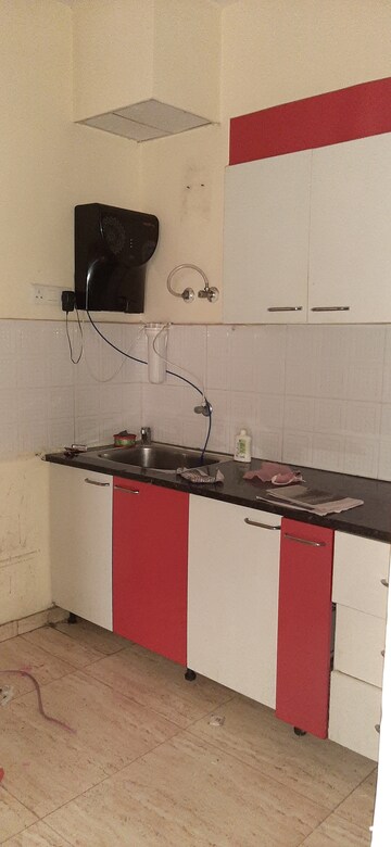 Furnished Amenities in 3 BHK Apartment at Land Craft Golf Links Apartment Phase 2, Pandav Nagar – for Rent