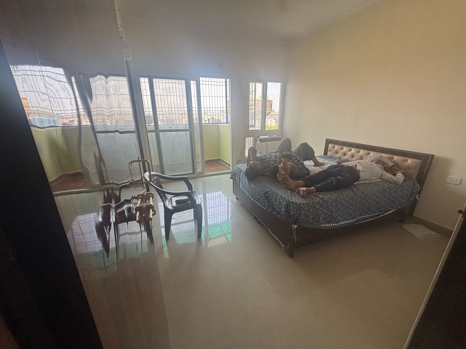 1 BHK + Pooja Room Apartment For Sale in UPAVP Ganga Yamuna And Hindon Enclave