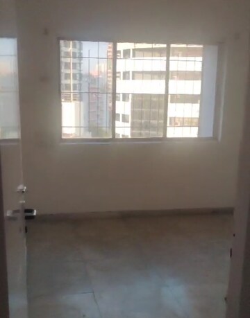 Room in 2 BHK Apartment at Grenville CHS, Andheri West – for Rent