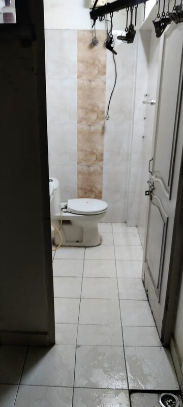 Bathroom in 3 BHK Apartment at Alaknanda Apartment Block F, Surya Nagar – for Rent