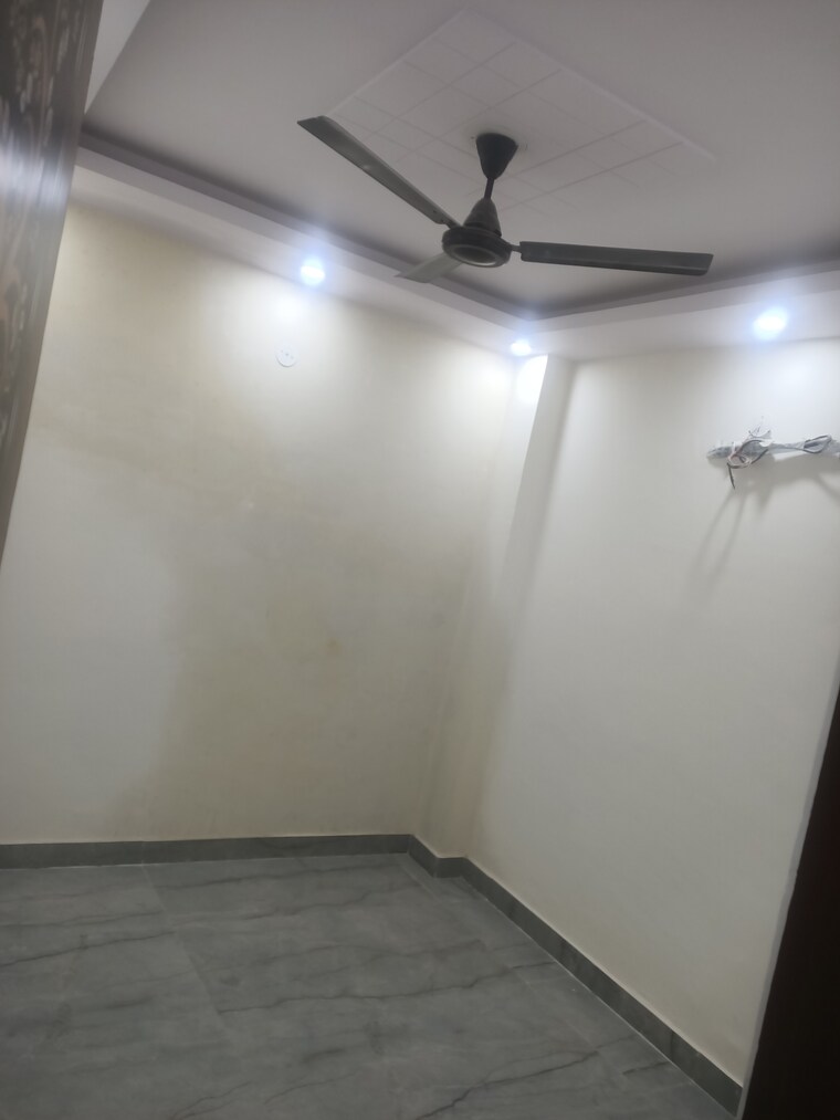 Room, tughlakabad extension 2 Bedroom 450 Sq.Ft. Builder Floor In Tughlakabad Extension Delhi 9079394