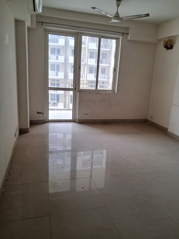 Furnished Amenities in 3 BHK Apartment at M3M Woodshire, Sector 107 – for Sale