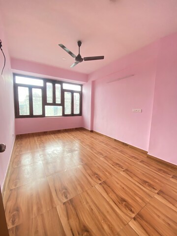 Room in 4 BHK Apartment at Sector 12 Dwarka – for Rent