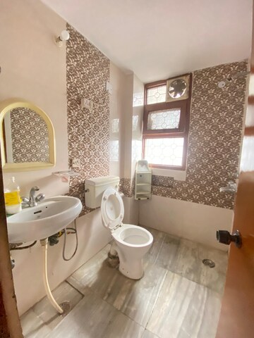 Bathroom in 4 BHK Apartment at Sector 12 Dwarka – for Rent