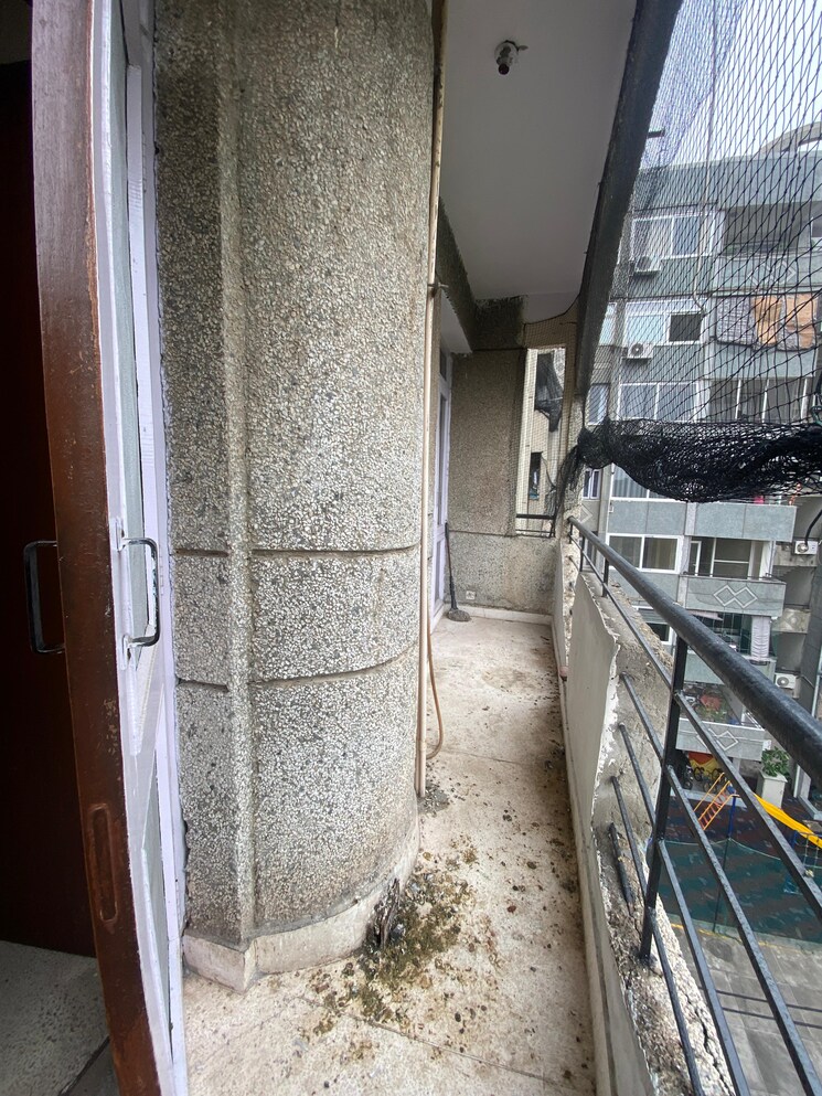 Balcony, sector 12 dwarka 4 Bedroom 2000 Sq.Ft. Apartment In Sector 12 Dwarka Delhi 9079405