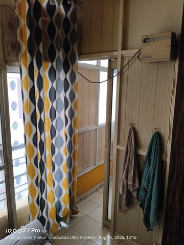 Team Area in 3 BHK Apartment at Ajnara Gen X, Dundahera – for Rent