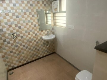 Bathroom in 2 BHK Builder Floor at Sector 46 – for Rent