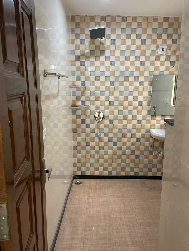 Bathroom, sector 46 2 Bedroom 1800 Sq.Ft. Builder Floor In Sector 46 Gurgaon 9079423