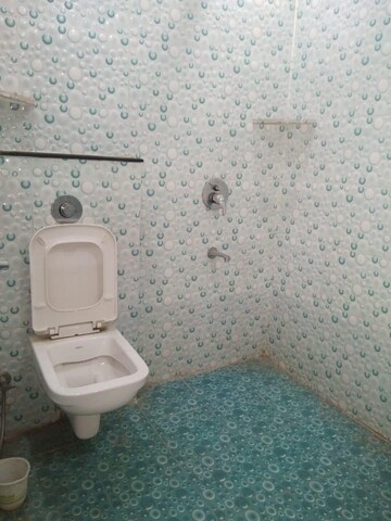 Bathroom in 2 BHK Builder Floor at Sector 46 – for Rent