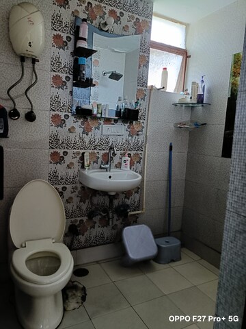 Bathroom in 3 BHK Apartment at Sector 11 Dwarka – for Rent