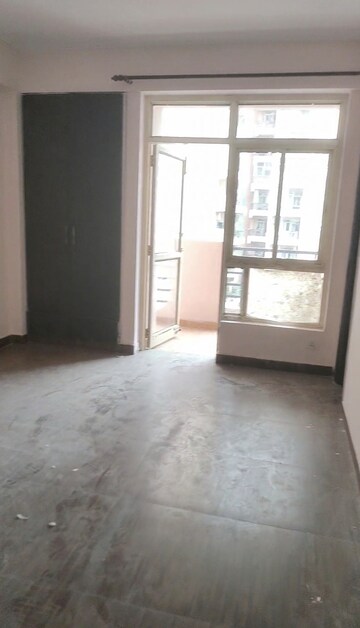 Room in 3 BHK Apartment at Keltech Golf Greens, Dundahera – for Rent