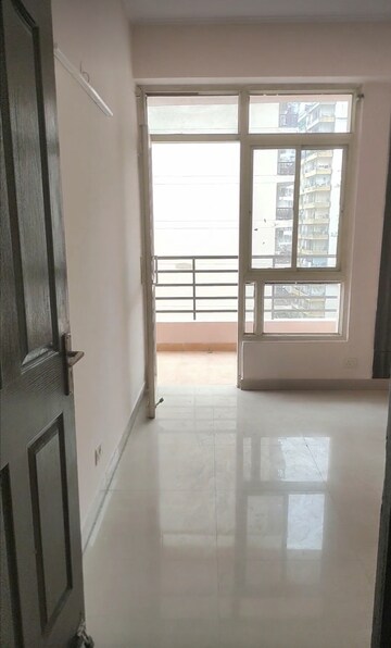Room in 3 BHK Apartment at Keltech Golf Greens, Dundahera – for Rent