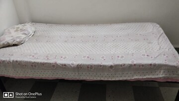 Bedroom in 2.5 BHK Apartment at Bhusari Colony – for Rent