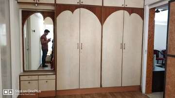 Master Bedroom in 2.5 BHK Apartment at Bhusari Colony – for Rent