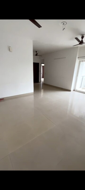 Room in 3 BHK Apartment at Spaze Privy AT4, Sector 84 – for Rent