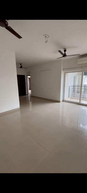 Room in 3 BHK Apartment at Spaze Privy AT4, Sector 84 – for Rent