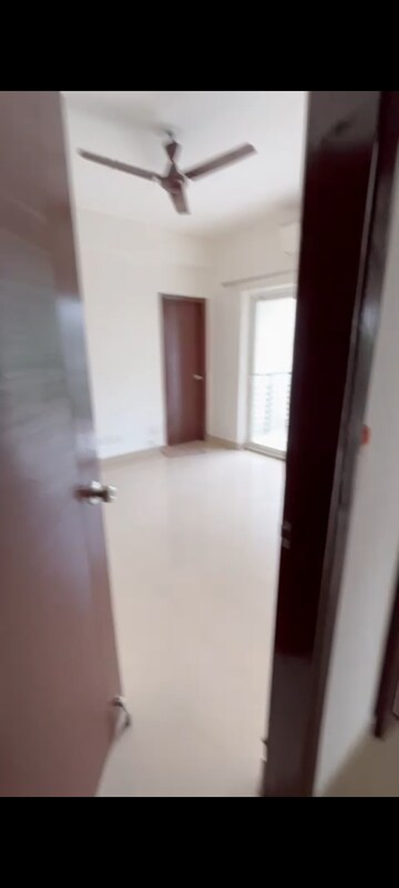 Room in 3 BHK Apartment at Spaze Privy AT4, Sector 84 – for Rent