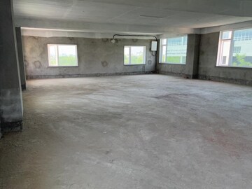 Showroom For Rent in Vertex Siris Signa, Benz Circle