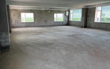 Showroom For Rent in Vertex Siris Signa, Benz Circle
