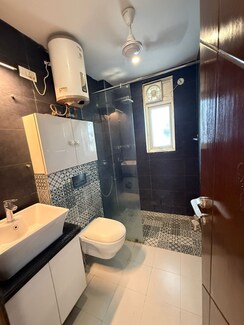 3 BHK + Servant Room Apartment For Sale in DLF The Wellington Estate