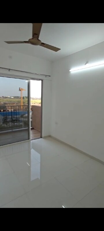 Room in 3 BHK Apartment at Godrej Boulevard, Manjari – for Rent