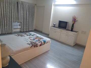 Bedroom in 2 BHK Apartment at Golden Square, Santacruz East – for Rent