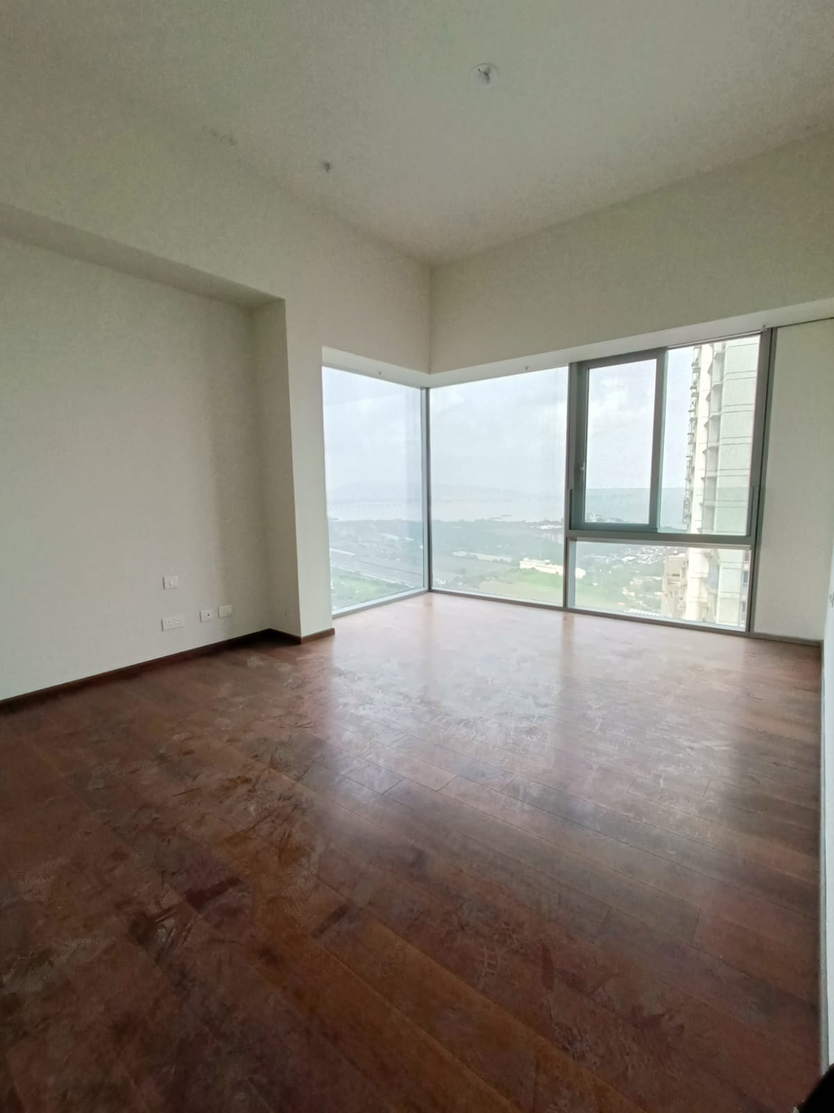 3 BHK + Servant Room,Extra Room Apartment For Rent in Jivan Prakash Apartment