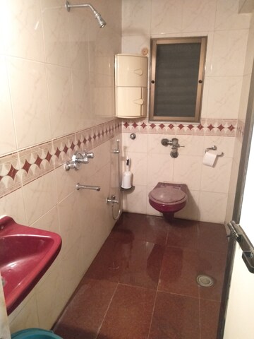 Team Area in 2 BHK Apartment at Golden Square, Santacruz East – for Rent