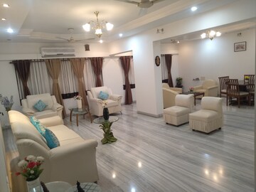 Team Area in 2 BHK Apartment at Golden Square, Santacruz East – for Rent