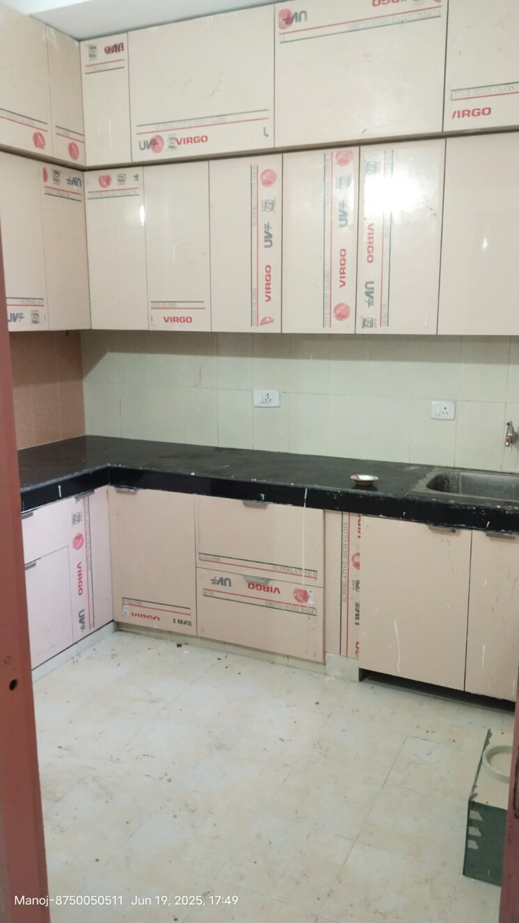 Kitchen, upavp-ganga-yamuna-and-hindon-enclave 4 Bedroom 2200 Sq.Ft. Apartment In Pratap Vihar Ghaziabad 9079517