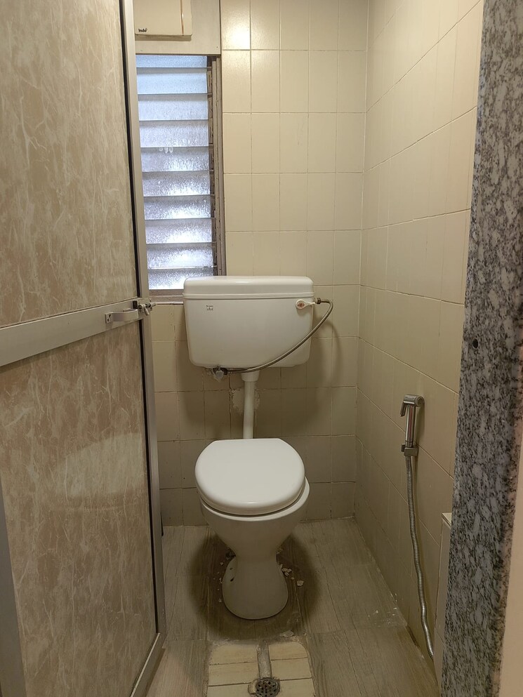 Bathroom, suncity-complex 1 Bedroom 550 Sq.Ft. Apartment In Powai Mumbai 9079499