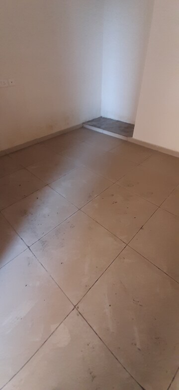 Furnished Amenities in 3 BHK Apartment at Land Craft Golf Links Apartment Phase 2, Pandav Nagar – for Rent