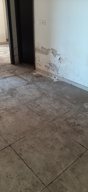 Bathroom in 3 BHK Apartment at Land Craft Golf Links Apartment Phase 2, Pandav Nagar – for Rent